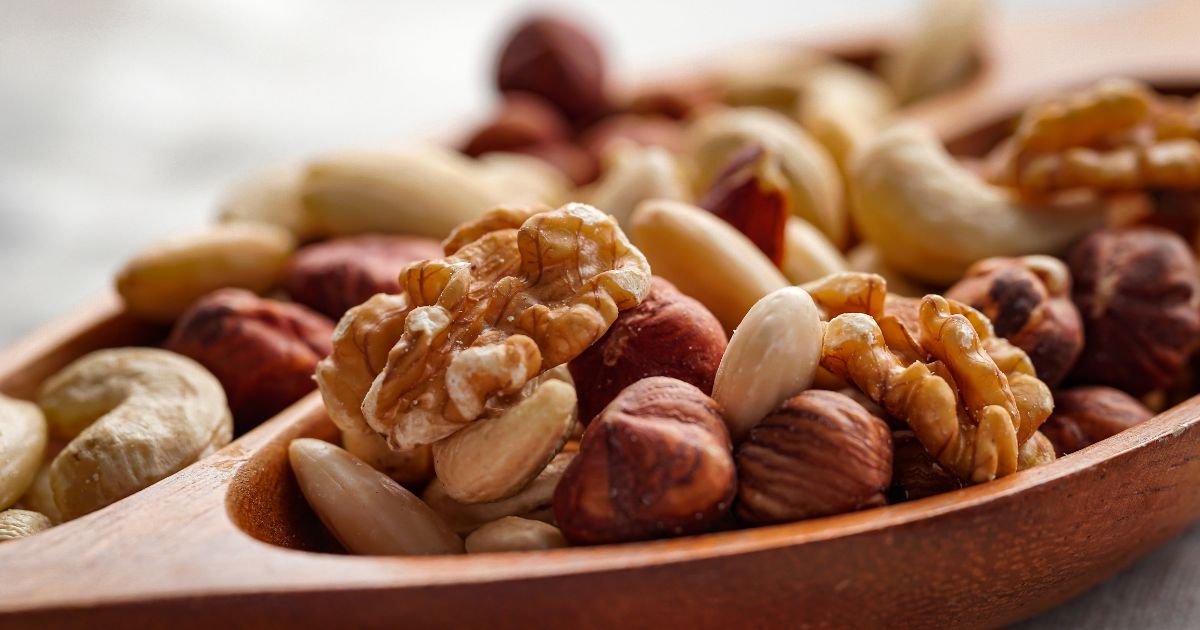 Kan hundar äta nötter? – En Komplett Guide
